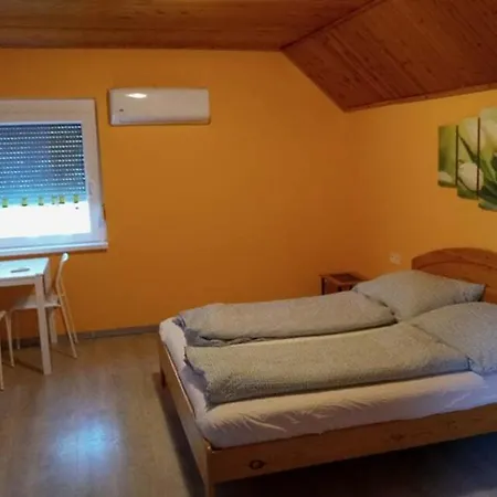 Haus Tannenmeise - Fenyvescinege Ház Nyaraló Balatonfenyves